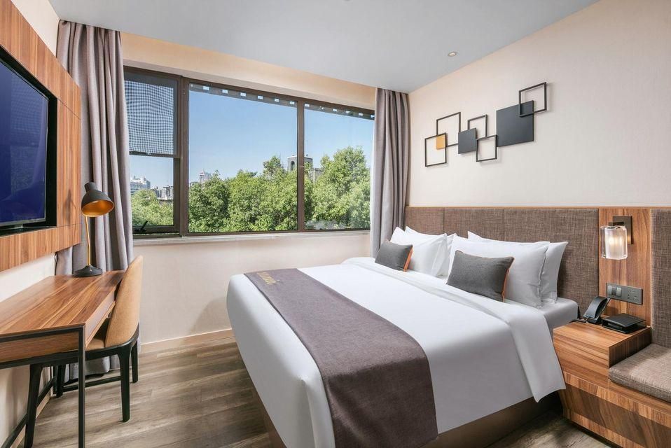 Home Inn Plus Hangzhou West Lake Lakeside Hefang Pedestrian Street - האנגג'ואו - חדר שינה