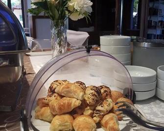 هوتل ليبا - بول