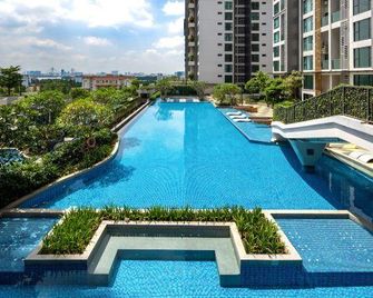 Dingdong Home Felizenvista 5-Star Facilities - Ho Chi Minhstad - Zwembad