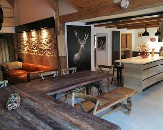 Exceptional farmhouse for 15 people, private indoor pool, jacuzzi, in the heart of nature - Herpelmont - Restaurante