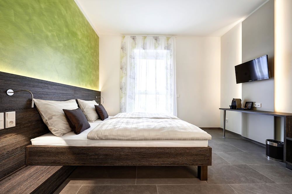 eee hotel Traun thumbnail 2