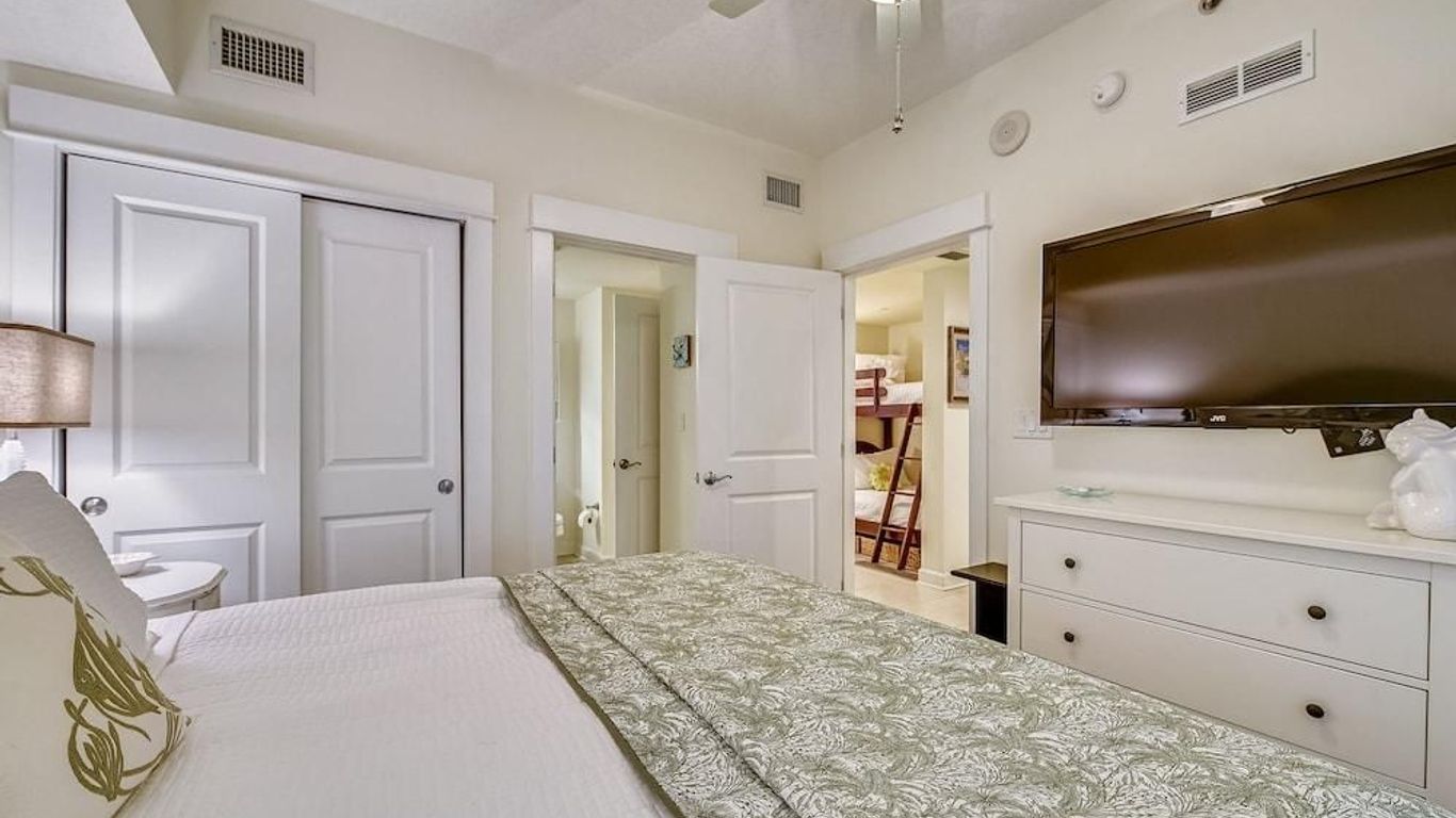 Grand Panama Beach Resort by Book That Condo