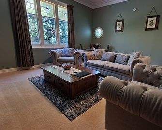 Compton Manor Horsham - Horsham - Wohnzimmer