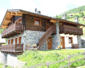 Residence Trompe-L'Oeil - Ayas - Edificio