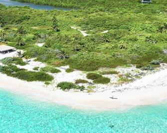 Little Cayman Escape - Stunning Views and Privacy - Call Cayman Villas! - Little Cayman - Beach
