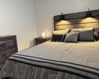 Entire 4br 2 Ba Home With Pool Near Space X , Lng & Spi - Brownsville - Bedroom