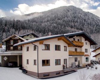 Fewo B - Christine und Herbert Traninger - Flachau - Edificio