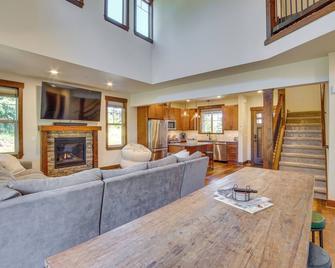 Suncadia Resort Townhome with Grill and Fireplace - Cle Elum - Soggiorno