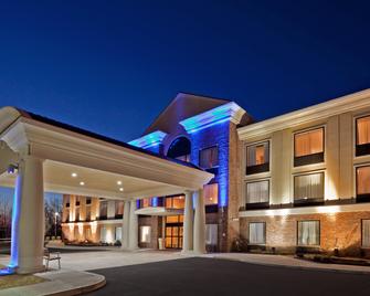 Holiday Inn Express Hotel & Suites Clifton Park - Clifton Park - Building