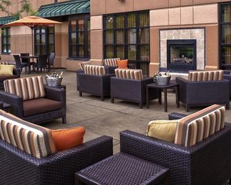 Courtyard by Marriott Cincinnati Covington - Covington - Innenhof