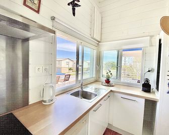 Pleasant Cottage Completely Renovated Super Well Placed 100m Beach / Shops / Sea View - Gruissan - Cuisine