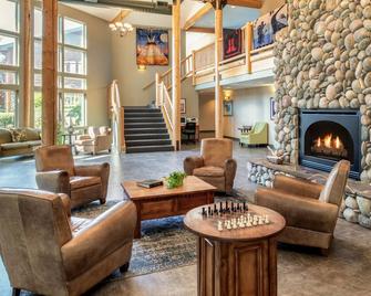 River Lodge and Grill - Boardman - Lounge