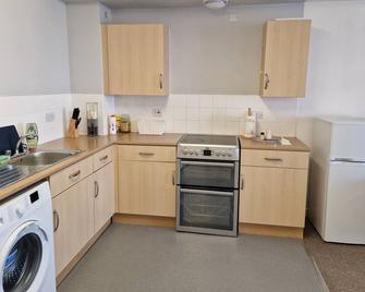 Remarkable 1-Bed Apartment in Northampton Town cen - Northampton - Kitchen