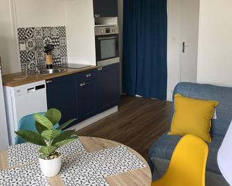 Super appartement cosy, parking privé - Courseulles-sur-Mer - Kitchen