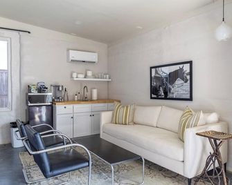 Casita 1 @ The Halles Artisan Venue - Round Top - Living room