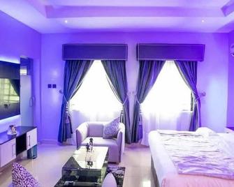 Zucchini Hotel and apartments - Port Harcourt - Bedroom