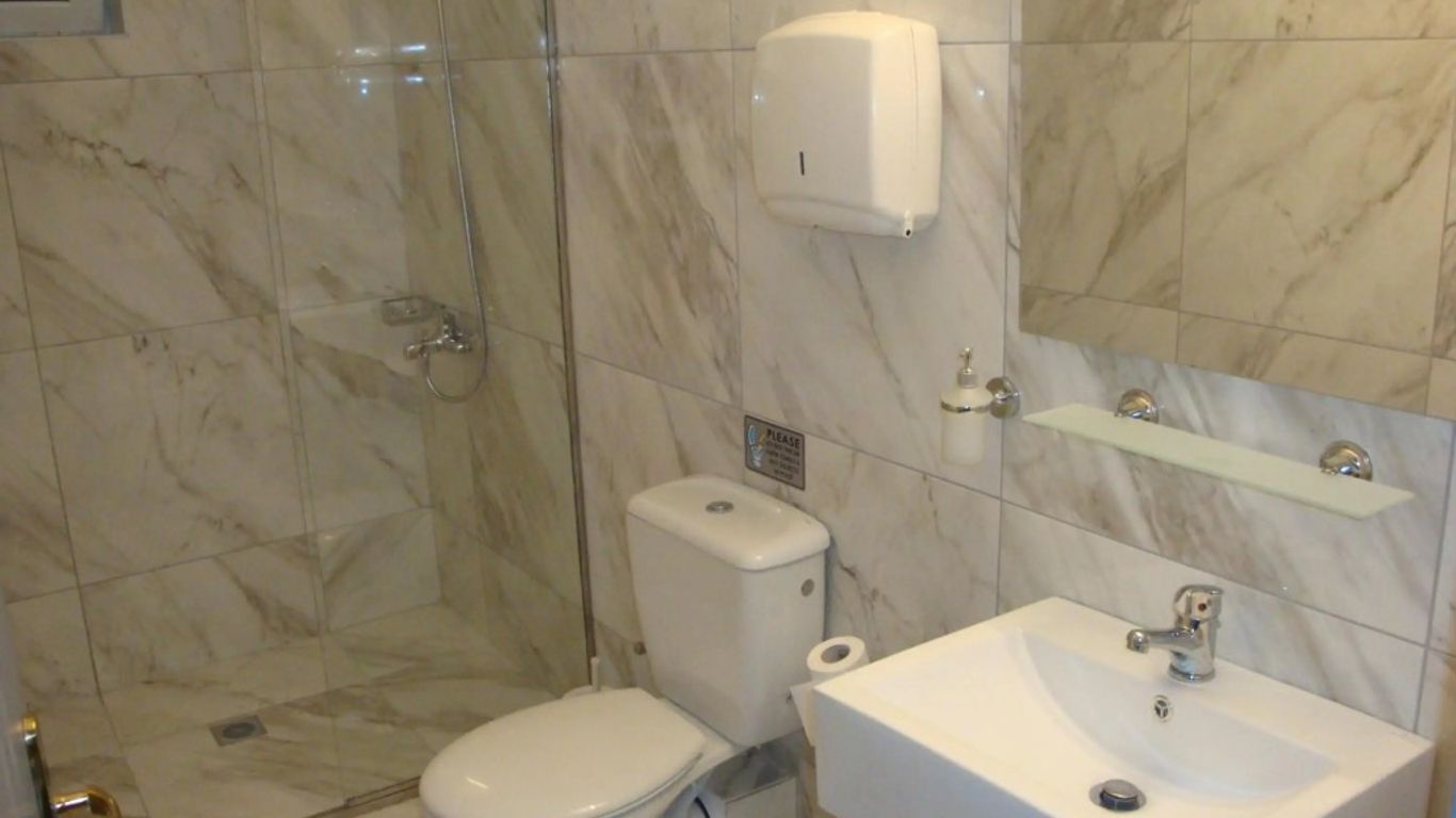 Karis Hotel
