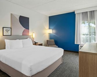 Spark by Hilton Stevensville - Stevensville - Bedroom