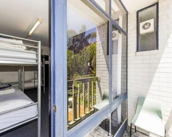 Billabong Backpackers Resort - Perth - Balcony