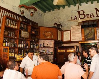 Homestay - House Yaque - Havanna - Bar