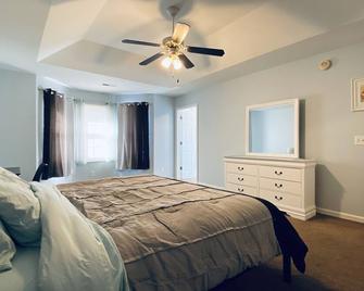 Simpsonville House 3B 2.5B Safe and Convenient - Simpsonville - Bedroom