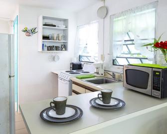 Cozy, quiet, and safe Studio Apartment - 5 minute walk to Cruz Bay! - Saint John - Cocina
