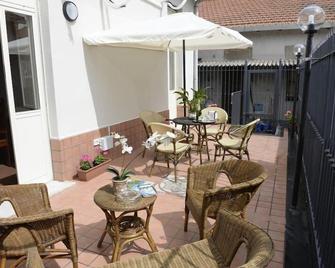 B&B San Leonardo - Mascali - Patio