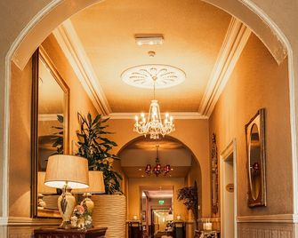 Summerhill House - Wicklow - Hallway