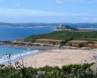 فيكتوريا إن - بنزانس - شاطئ