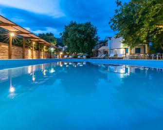 Apollo Beach Hotel - Marathias - Piscina