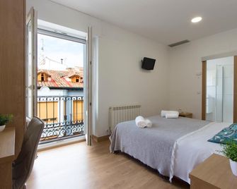 Hostal La Numantina - Logroño - Bedroom