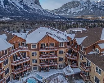 Falcon Crest Lodge - Canmore - Edificio