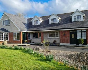 1 Bed retreat-Sleeps 2-Secure parking-Garden - Ennis - Building