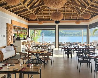 Cook's Bay Hotel & Suites - Papara - Restaurante