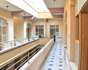 Swat Riverina Hotel - Mingaora - Balcony