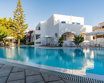 Hippocampus Hotel - Kamari - Pool