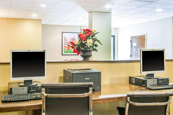 Comfort Inn Atlanta Downtown South 87 1 6 7 Atlanta Hotel
