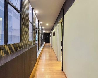 Hotel Wardhman - Jabalpur - Flur