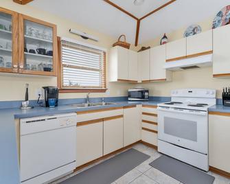 7651- Sandrose, | Oceanside | Avon | Sleeps 6 - Avon - Kitchen