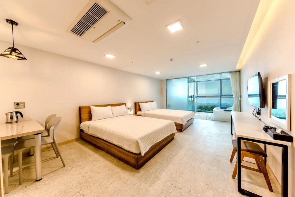 جيجو إيف ريزورت