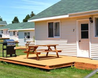 Cavendish Memotree Resort - Mayfield - Patio