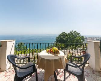 Hotel Villa Ireos - Ischia - Balcón