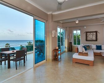 Grand Laguna Beach - סוסוה - סלון