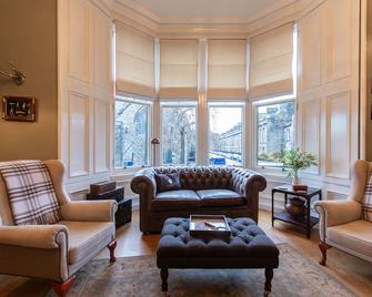 Beautiful Property In A Fantastic Location - St. Andrews - Living room