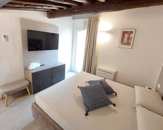 Residenza SubitoSanto 'Gigliola' 9A - Bilocale con terrazzo esclusivo Cupola Basilica di Sant'Antonio- - Padua - Bedroom