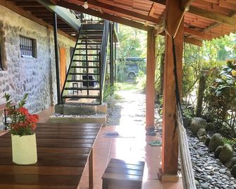 Tranquil apartment near beach front - Zancudo - Patio