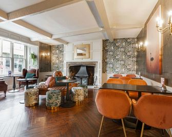 The Swan Hotel - Wells - Salónek