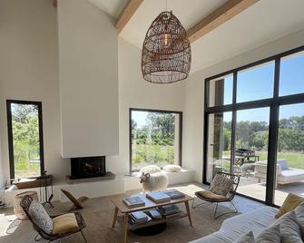 Bergerie Du Roy-Aix in Pce/Lourmarin - Rognes - Living room