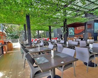 Padjadjaran Suites Resort and Convention Hotel - Bogor