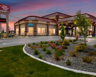 بست ويسترن بلس توين فولز هوتل - توين فولز - مبنى